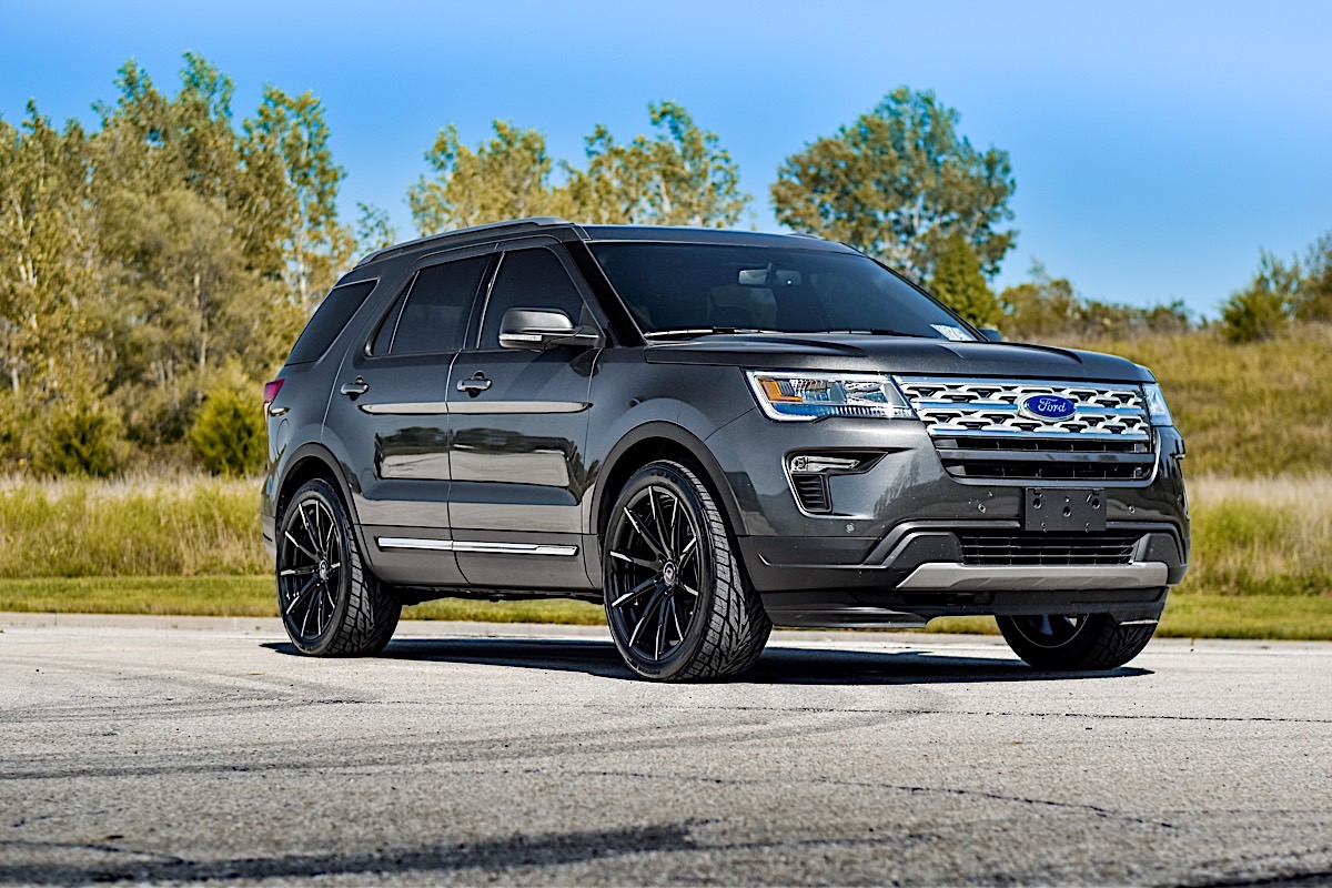 Ford Explorer with Lexani Wheels CSS-15